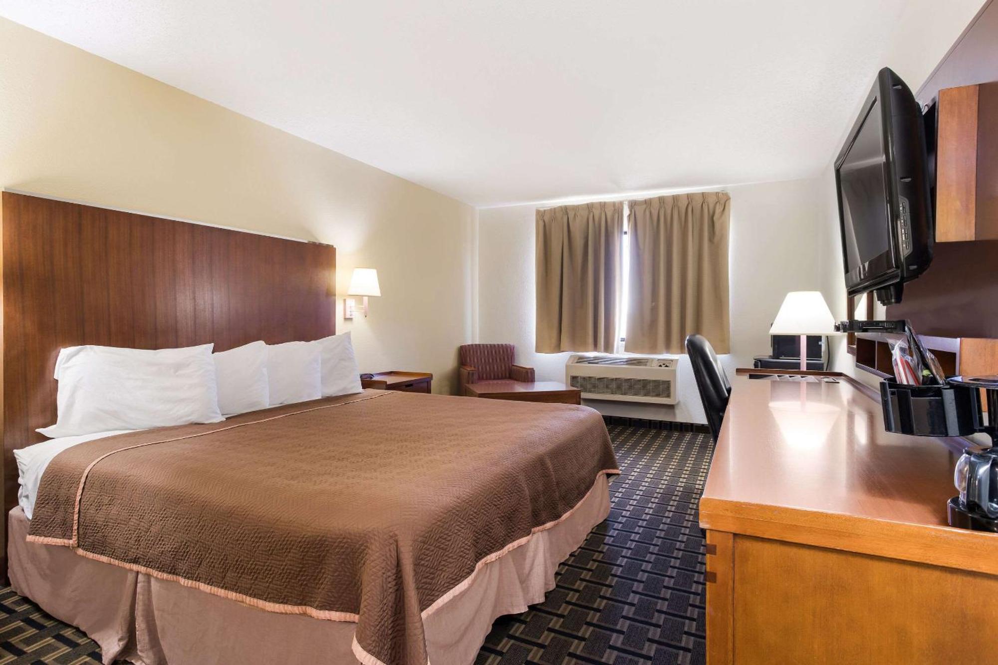 גאלופ Rodeway Inn מראה חיצוני תמונה