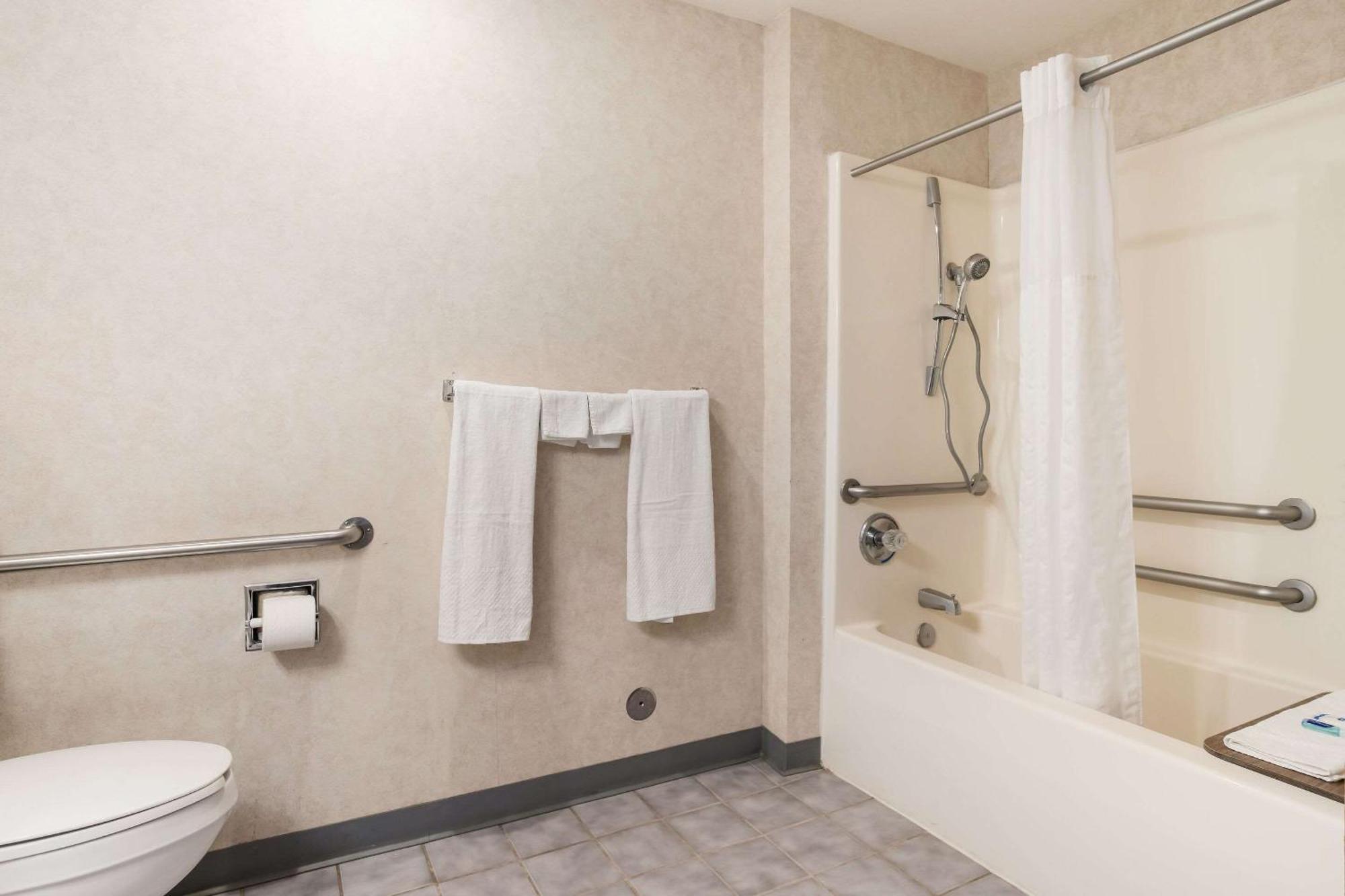 גאלופ Rodeway Inn מראה חיצוני תמונה