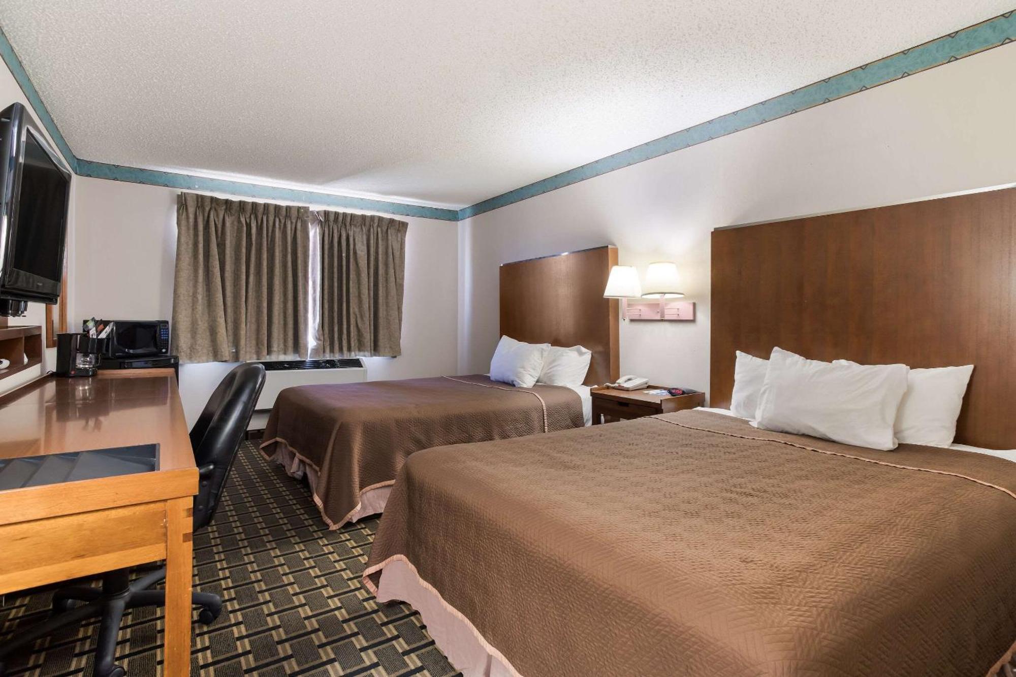 גאלופ Rodeway Inn מראה חיצוני תמונה